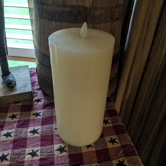 Pottery Barn Luminara Ivory Flameless Candles - Picture 4 of 4